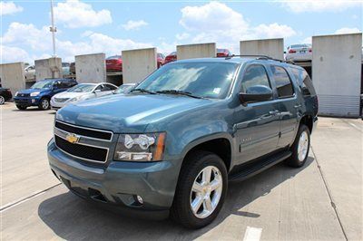 2009 chevrolet tahoe lt  4x4  *clean* nav, camera, dvd, tow 3rd row fl  nice!!