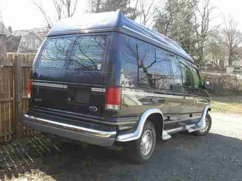 2000 Ford E150 Wheelchair Van, image 2
