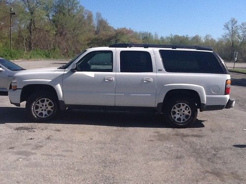 2004 chevrolet suburban 1500 z71 sport utility 4-door 5.3l