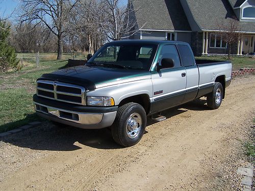 1998 dodge ram 2500 xtra cab diesel 2wd  83k original miles  nice!!