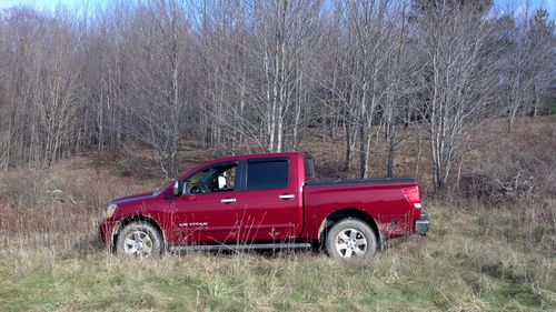 2005 nissan titan le crew cab pickup 4-door 5.6l