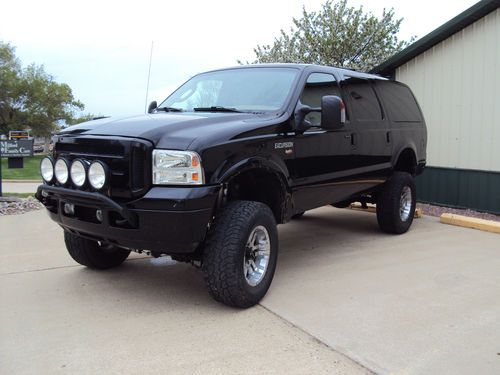 2005 ford excursion limited sport utility 4-door 6.0l diesel low miles 66,332