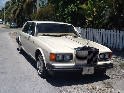 1991 rolls royce silver spirit ii. 33,000 miles