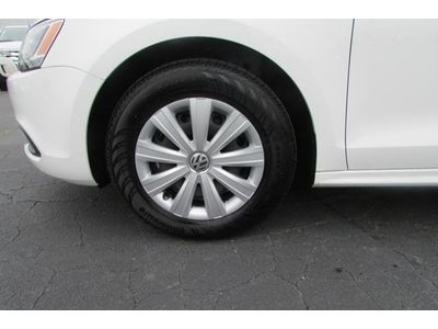 2013 VW Jetta S Manual 2.0L CD 8K, image 9