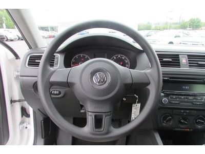 2013 VW Jetta S Manual 2.0L CD 8K, image 21