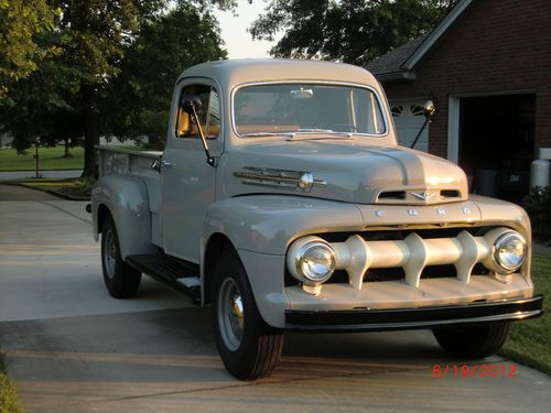 1952 Ford engine color