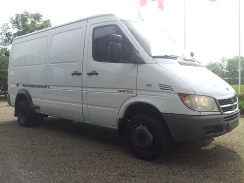 2005 dodge sprinter 3500 cargo van 3-door 2.7l  mercedes!!