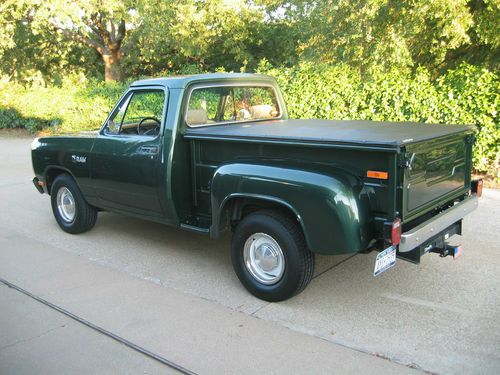 1981 dodge pickup d-150 sidestep- beautifully restored