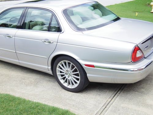 2004 jaguar xj8 base sedan 4-door 4.2l