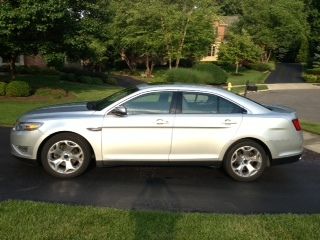 2010 ford taurus sho sedan 4-door 3.5l
