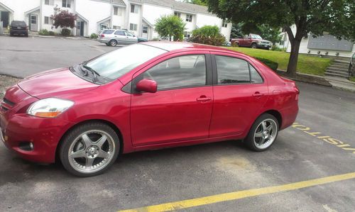 2007 toyota yaris base sedan 4-door 1.5l