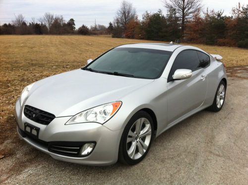 2011 hyundai genesis coupe grand touring 3.8 coupe 2-door 3.8l