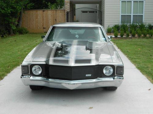 1972 chevelle - gray with black stripes, stroked out v8, black rims, head turner
