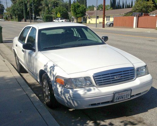 2006 ford crown vic loaded fire chief car - not interceptor very clean new paint