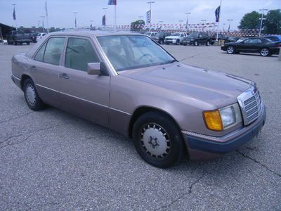 1993 mercedes-benz 300e 2.8****low reserve****