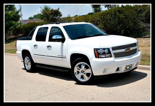 2010 chevrolet avalanche ltz navigation, sunroof, rear entertainment we finance!