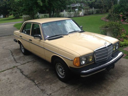 1984 mercedes-benz 300d turbo diesel garage kept, original manuals &amp; documents