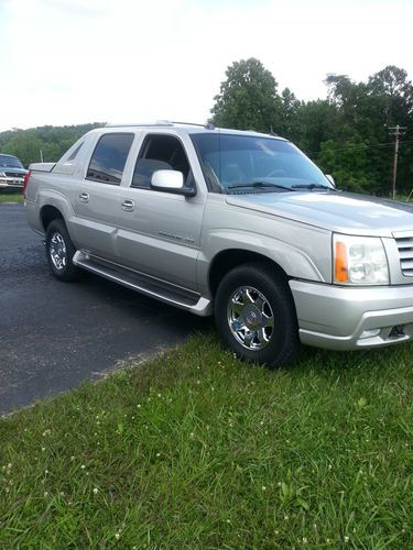 04 cadillac ext awd