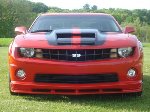 2010 chevrolet camaro ss coupe 2-door 6.2l