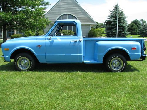 Beautiful classic stepside southern showtruck airconditioning oak bed must see!