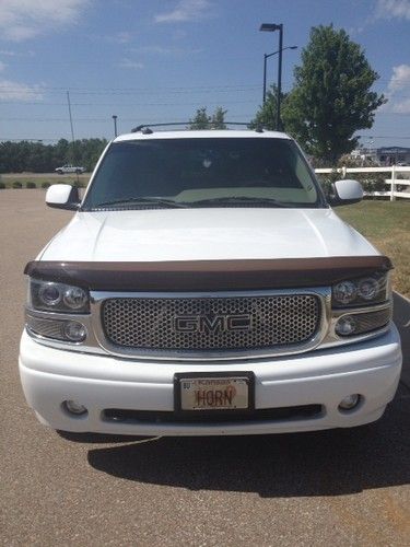 2003 GMC Yukon XL 1500 Denali Sport Utility 4-Door 6.0L, image 3