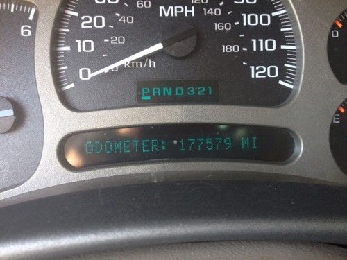 2003 GMC Yukon XL 1500 Denali Sport Utility 4-Door 6.0L, image 4