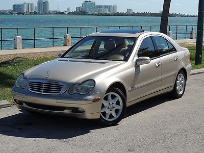Clean carfax / all service done / no rust florida car / non-smoker / extra clean