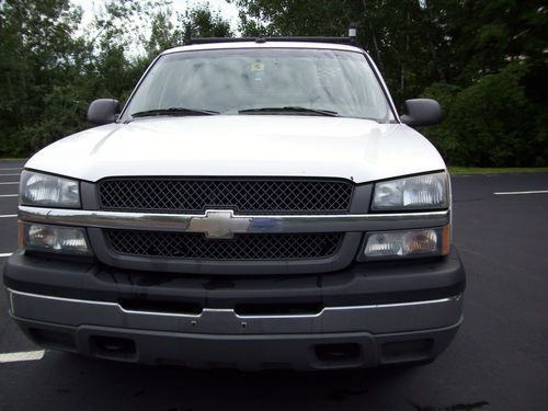 Chevy - Pickup Truck - 2005 - Chevy Silverado - Automatic - White -, image 2