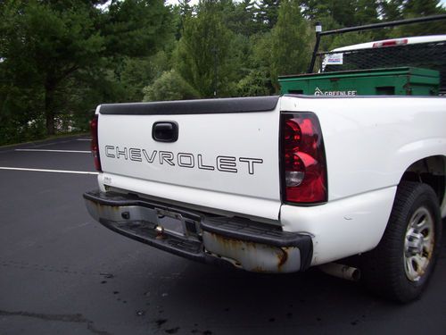 Chevy - Pickup Truck - 2005 - Chevy Silverado - Automatic - White -, image 5