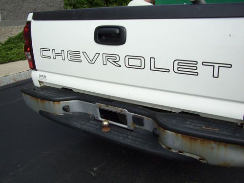 Chevy - Pickup Truck - 2005 - Chevy Silverado - Automatic - White -, image 7