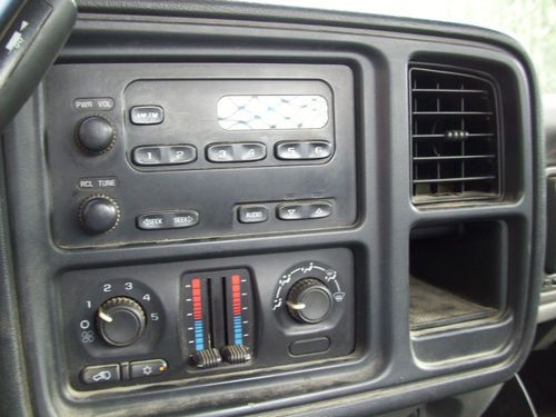 Chevy - Pickup Truck - 2005 - Chevy Silverado - Automatic - White -, image 11