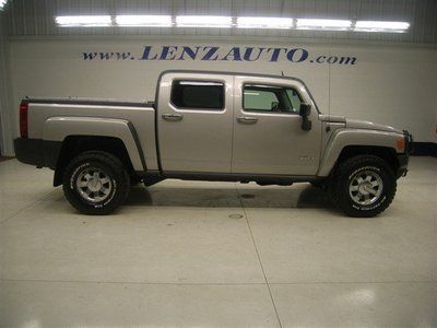 Crew-short-base-moon-leather-3.7l gas-4wd we finance and we take trades