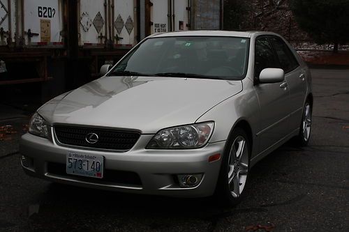 2002 lexus is300 base sedan 4-door 3.0l