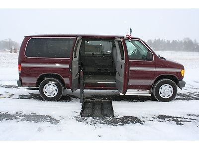 2003 ford econoline wheelchair accessibloe van