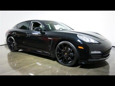 2012 porsche panamera 4dr  alloy wheels moon roof