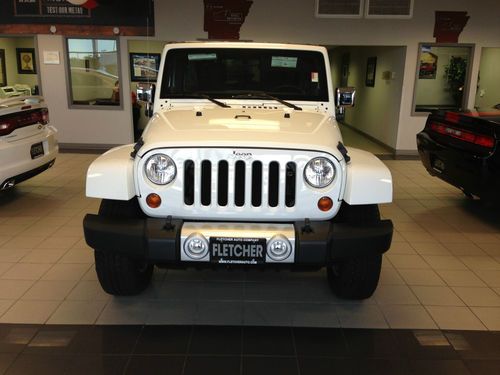 2012 jeep wrangler unlimited sahara manual transmission plus hardtop!!