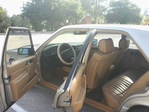 1989 Mercedes-Benz 190E 2.6 Sedan 4-Door 2.6L Desert Taupe Metallic NO RESERVE!!, image 2