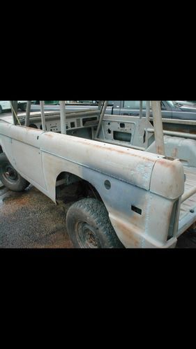 1976 EARLY BRONCO BODY ONLY !! SANBLASTED AND REPAIRED, image 8
