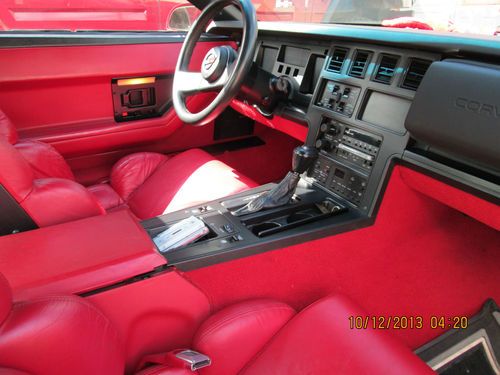 1989 chevrolet corvette base hatchback 2-door 5.7l, red/red like new29,000 miles