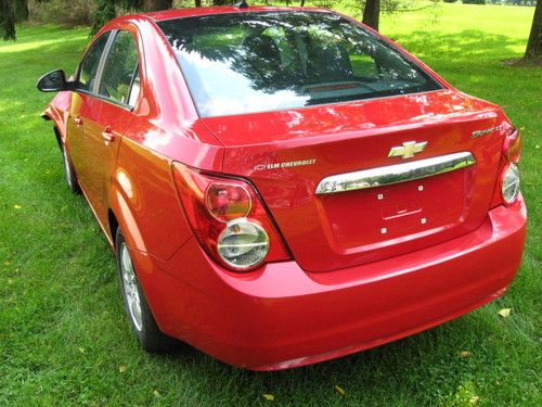 NO RESERVE REPAIRABLE WRECKED 2012 Chevrolet Sonic LT 4-Door 1.8L SALVAGE, image 3