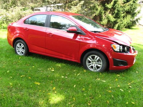 NO RESERVE REPAIRABLE WRECKED 2012 Chevrolet Sonic LT 4-Door 1.8L SALVAGE, image 6