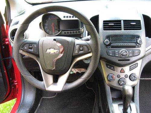 NO RESERVE REPAIRABLE WRECKED 2012 Chevrolet Sonic LT 4-Door 1.8L SALVAGE, image 10