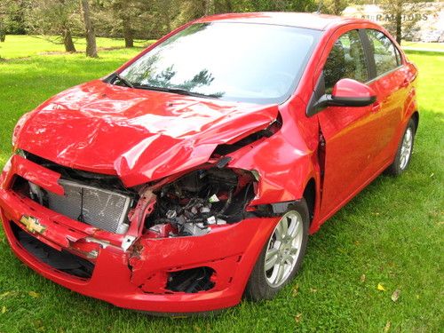 NO RESERVE REPAIRABLE WRECKED 2012 Chevrolet Sonic LT 4-Door 1.8L SALVAGE, image 11