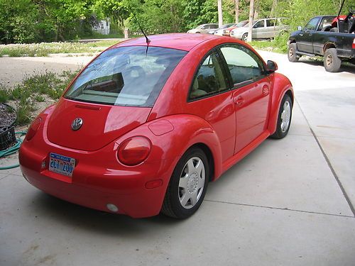 1998 Volkswagen Beetle Base Hatchback 2-Door 2.0L, image 4