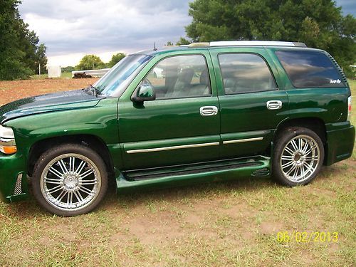 Custom 02 tahoe with extensive interior including alligator seats &amp; stereo boxes