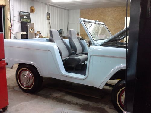 Very rare 1 owner u13 ford bronco roadster, runs and drives great.