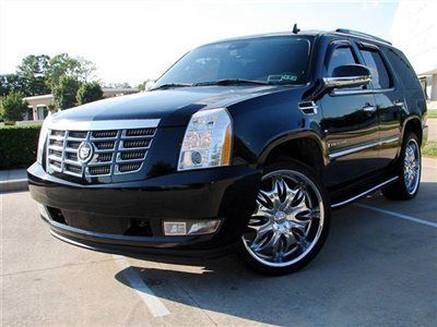 Awd,captain chairs,3rd row sts,rearview camera,heated/cooled seats,runs gr8!!