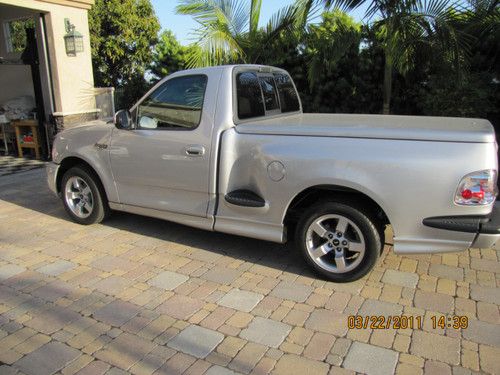 2002 ford f-150 lightning standard cab pickup 2-door 5.4l