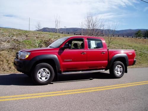 2008 toyota tacoma.. 4wd.. 4.0l v6.. auto.. 21k miles.. loaded.. like new..