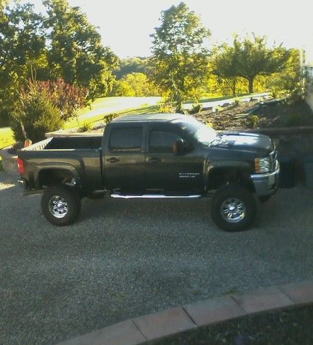 2011 chevy duramax-leather-lifted custom paint